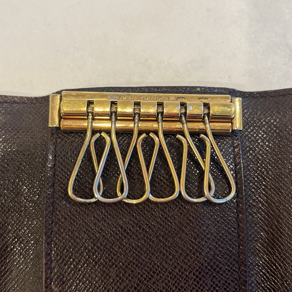 Louis Vuitton Damier Ebene Key Holder - Picture 7 of 10